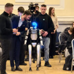 Humanoidalny robot Edward Warchocki oparty na platformie Unitree G1