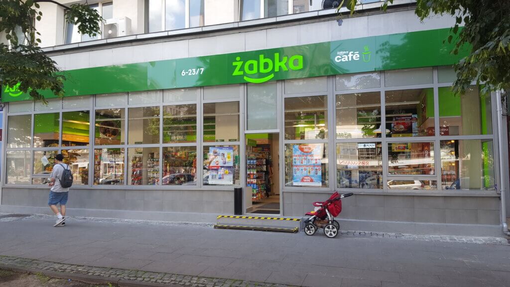 Sklep Żabka przy ulicy Marszałkowskiej w Warszawie